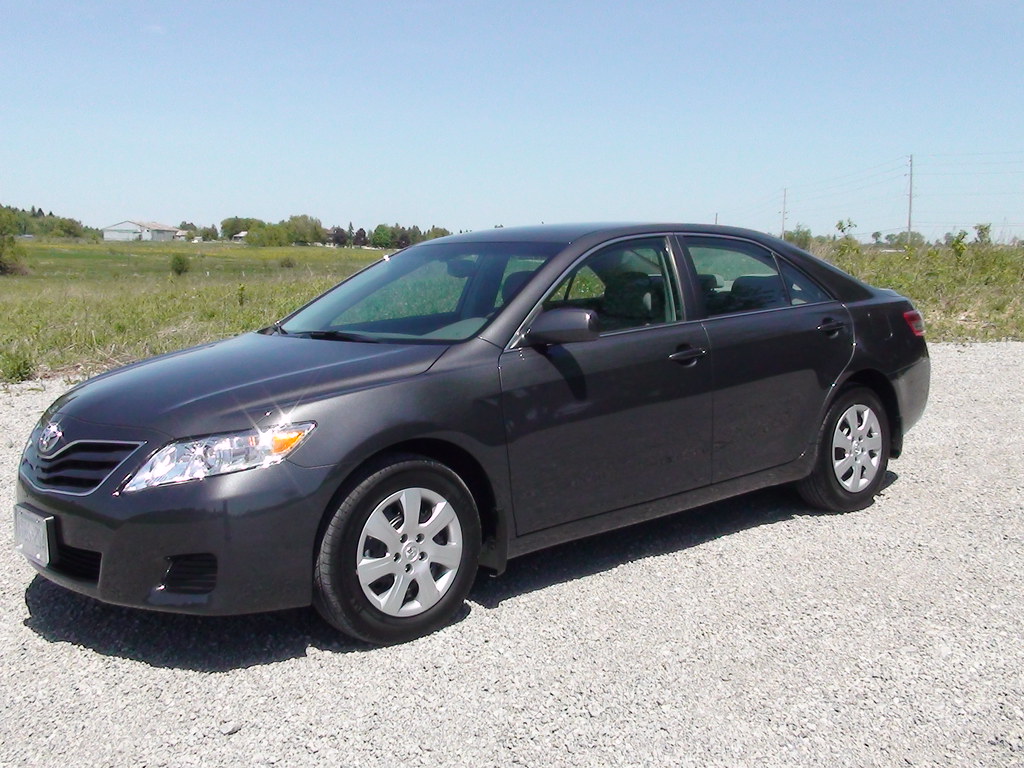 2011 Toyota Camry SE - Image 2